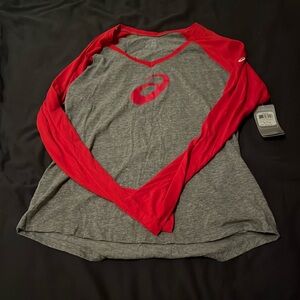 Brand new oasics long sleeved T